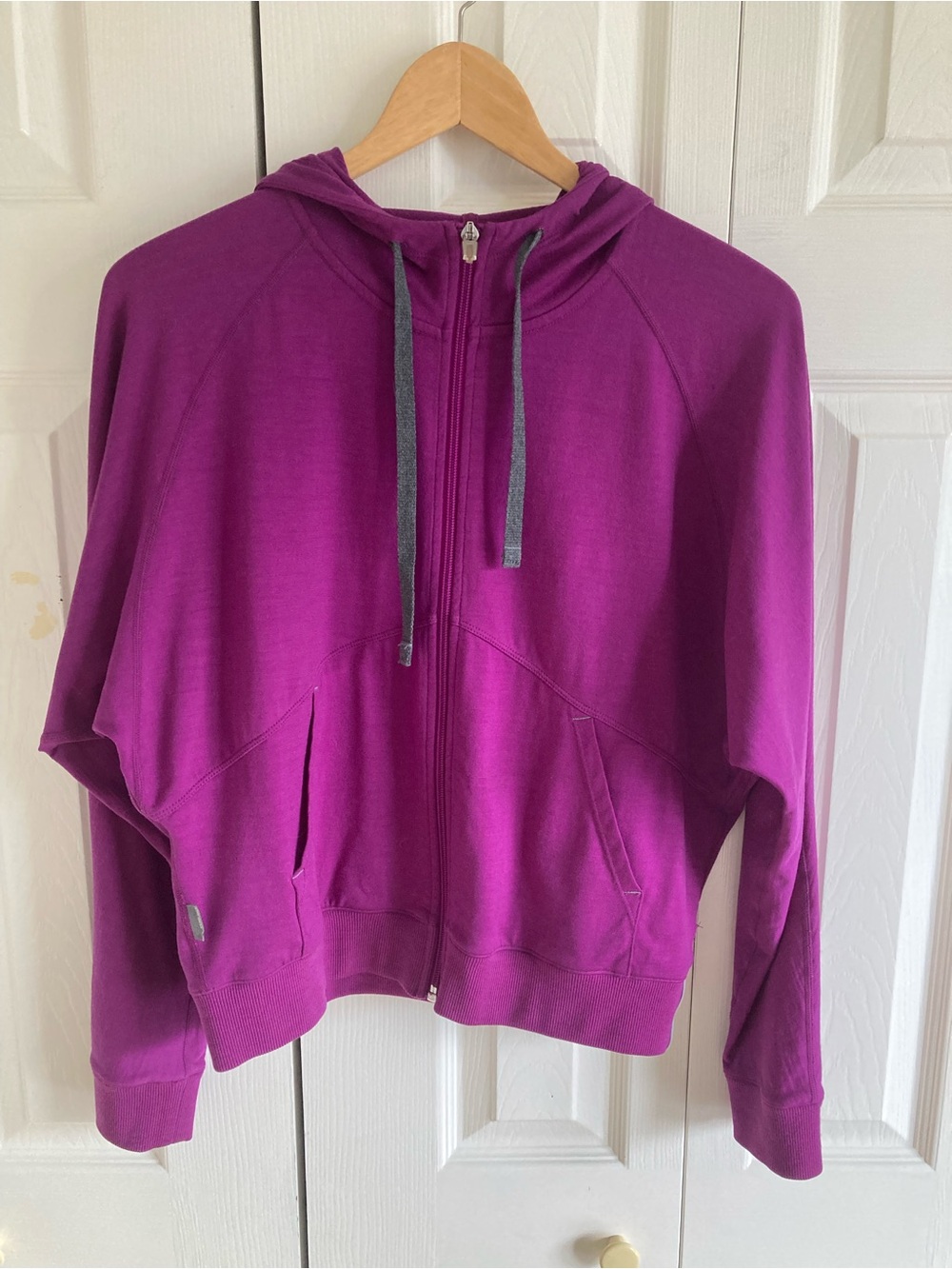 Icebreaker Merino Full Zip Relaxed Hoodie Magenta Size M